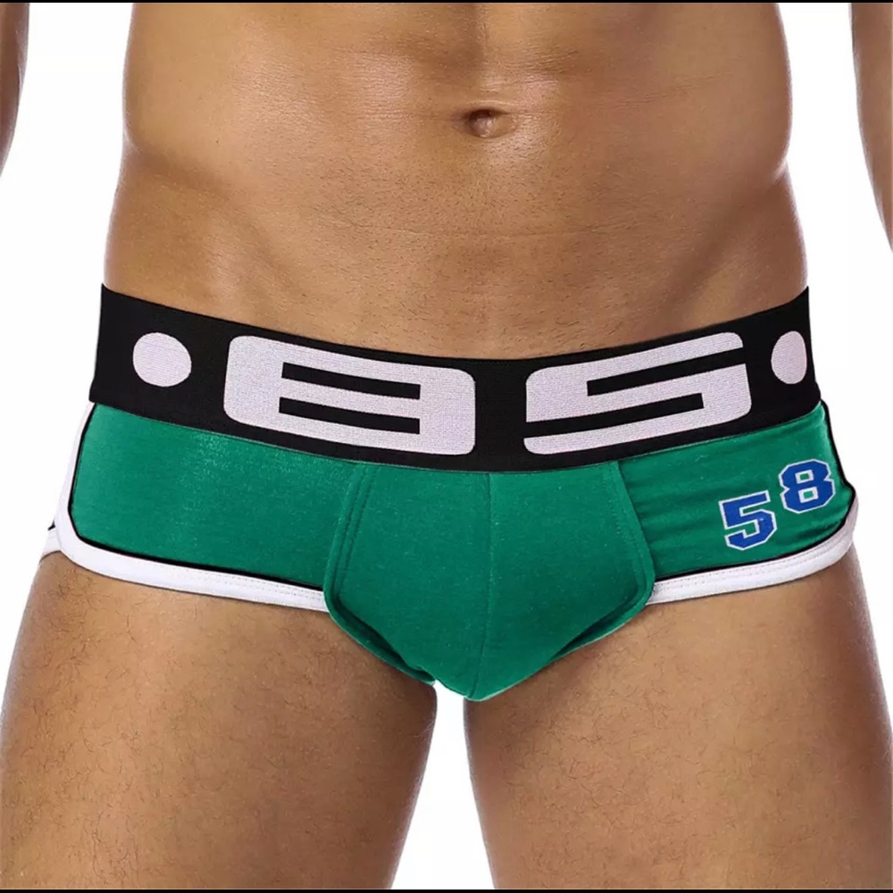 Mens Brief Underwear Scanty Pure Cotton.
XL fits 30-32”
XXL fits 34-36”